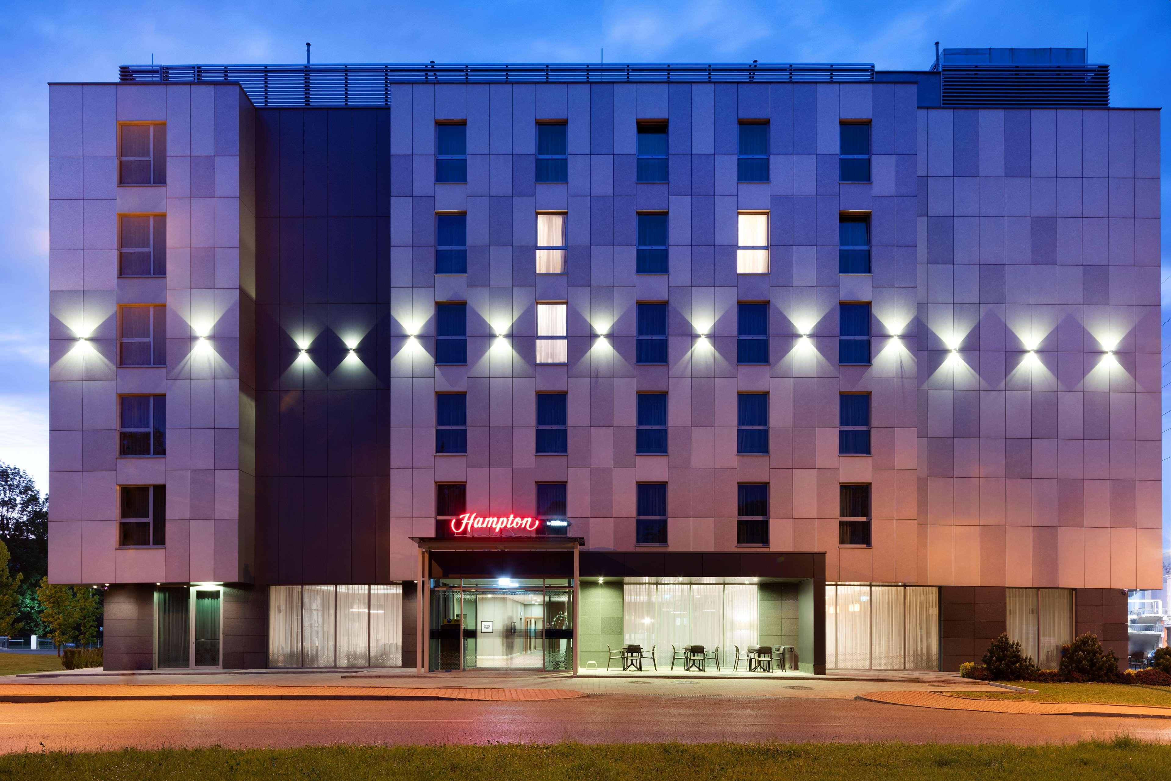 Hampton By Hilton Krakow Hotel Exterior photo